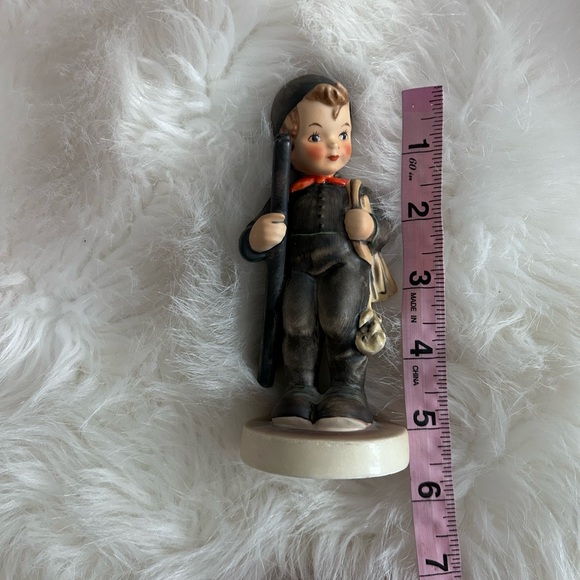 M I Hummel
M. I. Hummel ** Chimney Sweep 6" ** Hum 12/1 - Picture 4 of 5
